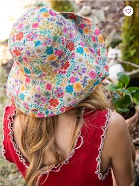 NATURAL LIFE Sunny Day Bucket Hat  Rainbow Garden Cream w Flowers Beach 🌺
